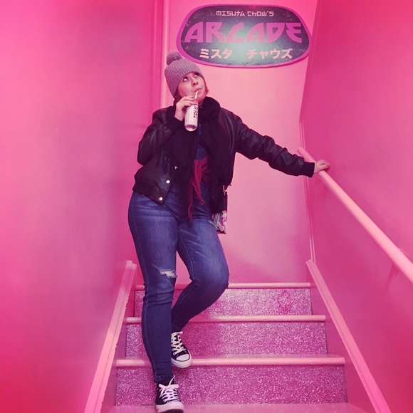 Meet your Posher, Andreanna - Picture 4 of 7